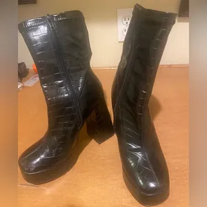 Ladies trendy platform boots size 8 excellent condition black faux crocodile thumbnail 2