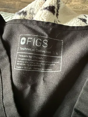 FIGS Scrub Top One-Pocket thumbnail 2