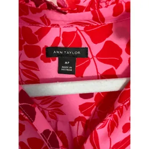 Ann Taylor Pink Floral Long Sleeve Blouse size MP thumbnail 2