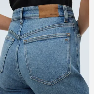 Madewell ‘90s straight Classic Blue light wash Women's Jeans size 29! thumbnail 8