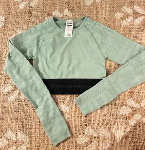 Gymshark Long Sleeve Crop Top thumbnail 1