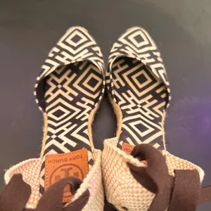 Tory Burch Wedge Espadrille Lace‎ Up Ankle Strap 38 Geometric Canvas Resortwear thumbnail 7