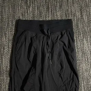 Lululemon Dance Studio Jogger *28” size 6 thumbnail 3