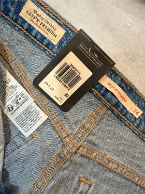 NWT Levi’s Size 24x28 Wedgie Straight Button Fly Jeans Classic Denim mid Rise thumbnail 11