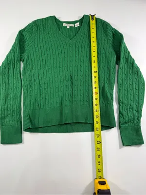 100% Cotton Classic Cable V-Neck Sweater in Green thumbnail 3