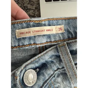 Levis Ribcage Straight Ankle Jeans Blue High Rise Button Fly Womens W26 L29 thumbnail 3