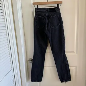 Abercrombie Curve Love Ultra High Rise 90s Straight Jean thumbnail 6