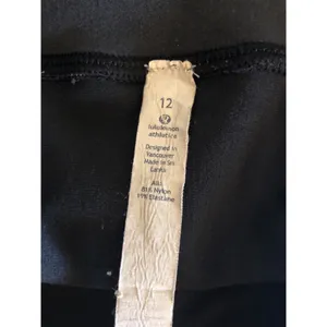 Lululemon Cropped Leggings Size 12 Black thumbnail 4