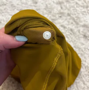 Lululemon Wunder Train Shorts 6” Size 4 thumbnail 4
