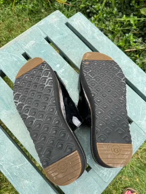 UGG Platform Black Sandals Slides 9.5 thumbnail 6