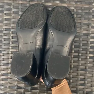 Vionic Carmel pump in black Nappa leather women’s size 9 thumbnail 5