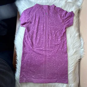 Lululemon Swiftly Tech Short Sleeve Crew Heathered Regal Plum Size 6 thumbnail 13