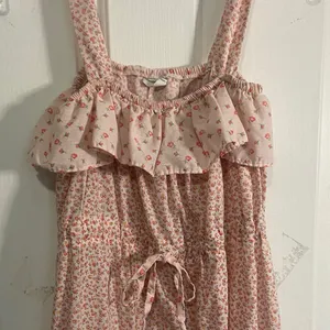 Vintage Pink Floral Tiered Sundress with Ruffle Trim thumbnail 2