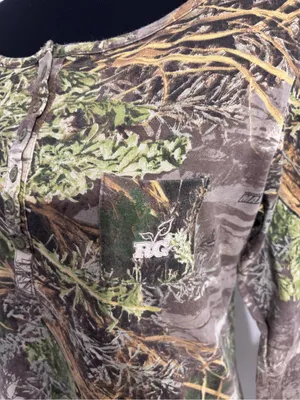 Realtree Outfitters Women’s M Camo MAX-1 Henley Top 3/4 Sleeve Hunting Shirt NWT thumbnail 5