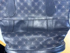 VINTAGE Valentino Garavani Monogram Tote Shoulder Bag & Matching Pouch Clutch thumbnail 5