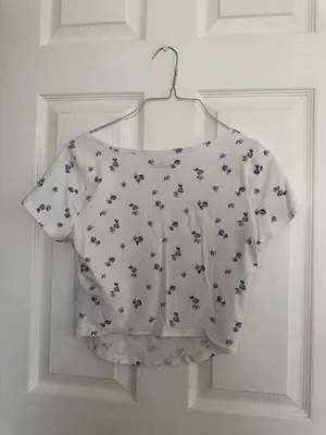 Hollister Top thumbnail 2