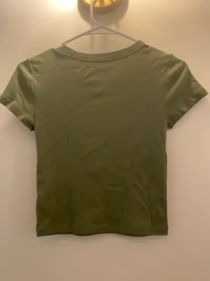 American Eagle baby tee thumbnail 2