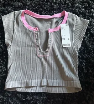 Urban Outfitters Top Cropped thumbnail 1