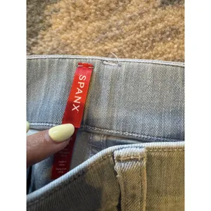 Spanx Bootcut Flare Jeans Light Wash Size M Petite Tummy Control Stretch thumbnail 2