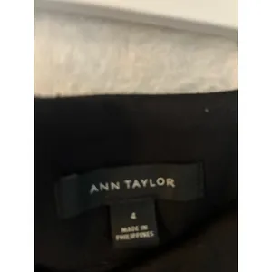 Ann Taylor Pencil Skirt Womens Size 4 High Waisted Pleated Knee Length Work‎ thumbnail 3