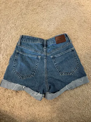 Hollister Ultra High-Rise Mom Shorts thumbnail 4