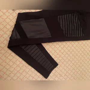Alo black faux leather Moto style leggings full length women’s size small thumbnail 4