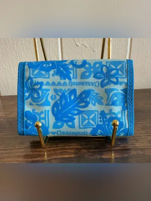 A Rare Vintage 2004 Hibiscus Hawaii Print Sanrio Trifold Cinnamoroll Blue Wallet thumbnail 2