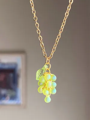 Handmade aurora light green tiny drop Czech glass grape muscat necklace💚 thumbnail 4