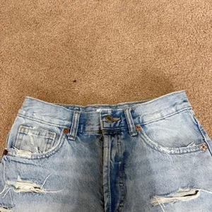 Zara High Rise Light Wash Jean Shorts Size Women’s 0 thumbnail 3