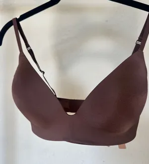NWT SKIMS Wireless Form lightly lined Bra‎ Cocoa Size 34B thumbnail 1