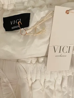 NWT Vici White White Linen Blend Open back Midi Dress Cutout Waist Medium thumbnail 8