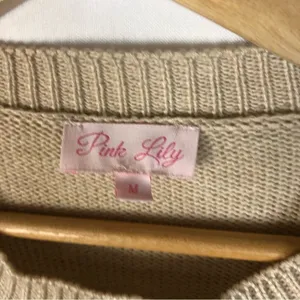 Pink Lily Beige Star‎ Print Crewneck Pullover Sweater M thumbnail 4