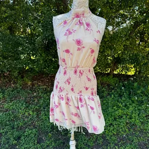 Cider Women’s Floral Halter Shirred Mini Dress‎ Peach Size M Party Cocktail thumbnail 2