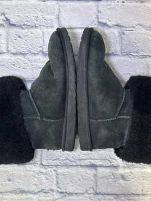UGG Boots Womens 9.5 Classic Tall Shearling Winter Black Suede Leather Fur thumbnail 10