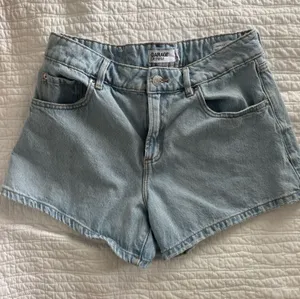 Garage Jean Shorts Low-Rise thumbnail 1