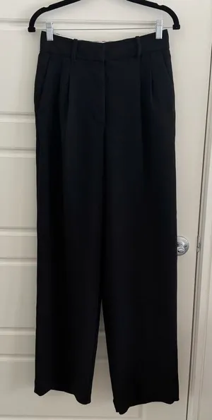 Aritzia Wilfred Black Straight leg Women's Pants thumbnail 1