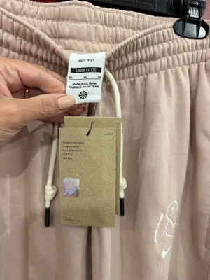 Women’s Nike Joggers size medium  thumbnail 5