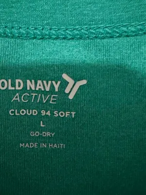 Old Navy Active Cloud 94 Soft Go-Dry Twist Front Tank Top thumbnail 2