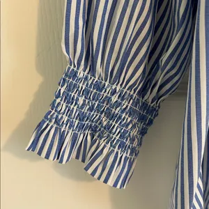 Tuckernuck Blue and White Stripe Teagan Popover Ruffle Top New Size Small thumbnail 9