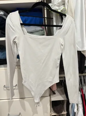 Babaton Aritzia Bodysuit Long Sleeve thumbnail 1