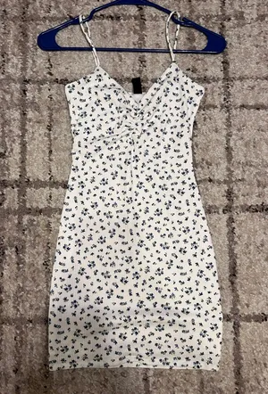Dress thumbnail 3