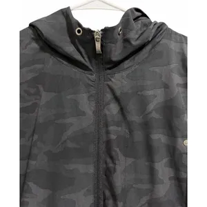 Vuori Outdoor Trainer Shell Hoodie Jacket‎ Black/Gray Camo Women's Size Medium thumbnail 3