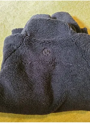 Lululemon women’s black Sherpa quarter zip sweatshirt m/l thumbnail 3