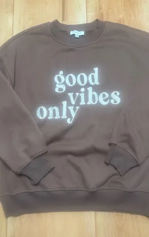 Gilli Womens‎ Brown Good Vibes Only Graphic Sweatshirt Size Small thumbnail 1