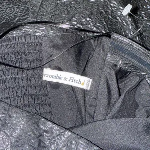 NWOT Abercrombie & Fitch Metallic strapless midi dress Charcoal Gray Shiny thumbnail 5