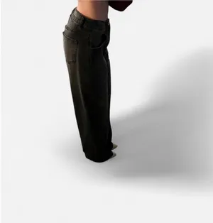 Amazon Low rise, black denim jeans thumbnail 3
