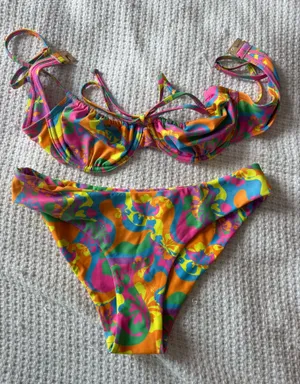 Kulani Kinis Bikini thumbnail 1