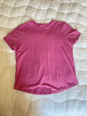 Lululemon T-Shirt thumbnail 1