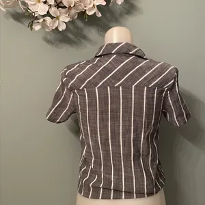 Universal Thread Goods Co. Gray button down shirt thumbnail 2