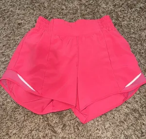 Lululemon Hotty Hot 4" High-Rise 4 thumbnail 1